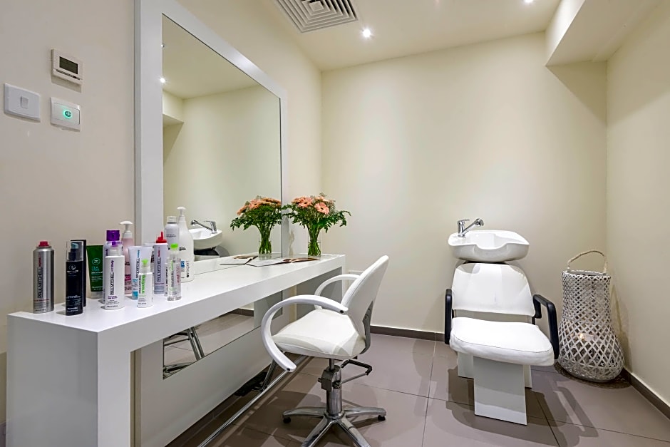 Melpo Antia Luxury Apartments & Suites