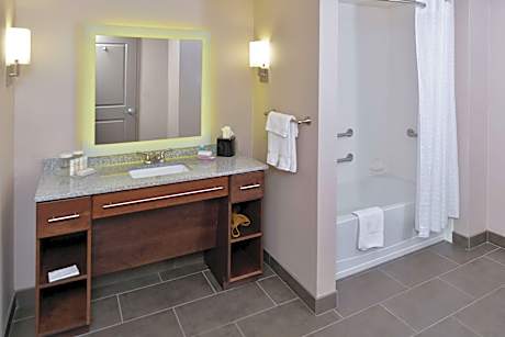 Suite Two Queen Beds Non Smoking
