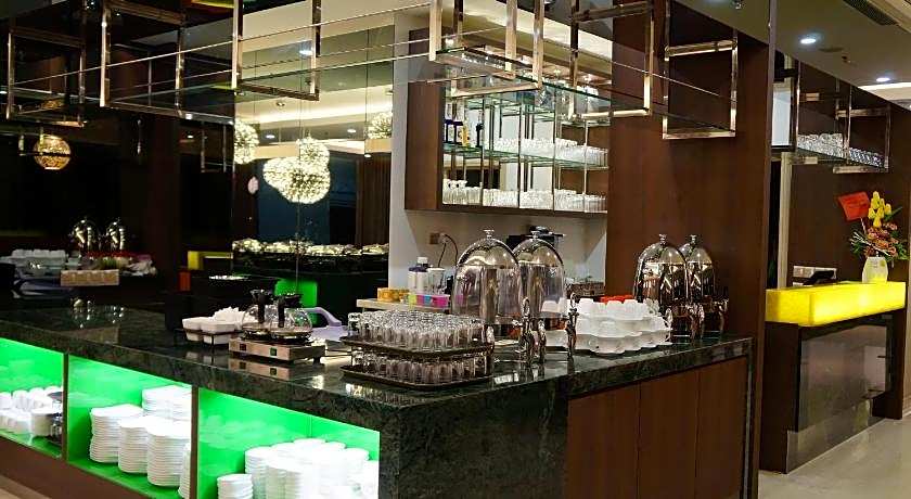 Greens Hotel & Suites