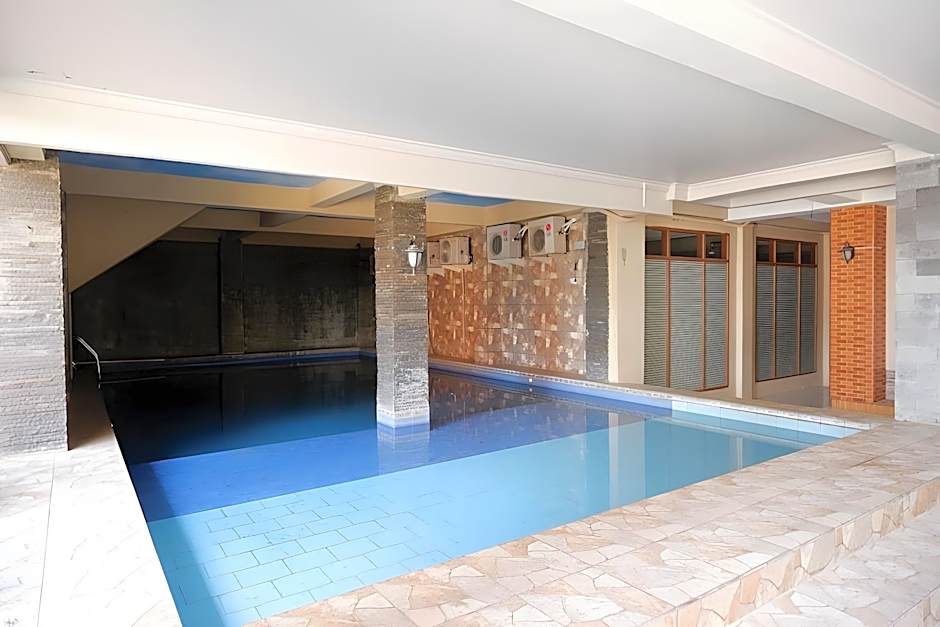 RedDoorz Plus @ Hotel Srikandi Kendari