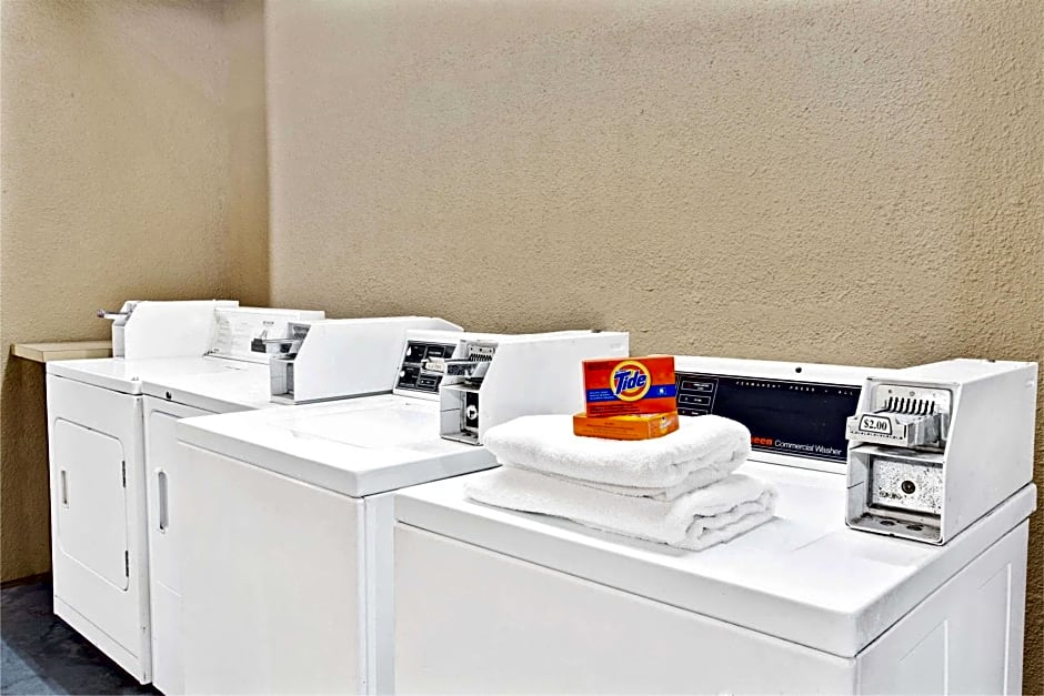 Super 8 By Wyndham Kissimmee Maingate Orlando Area