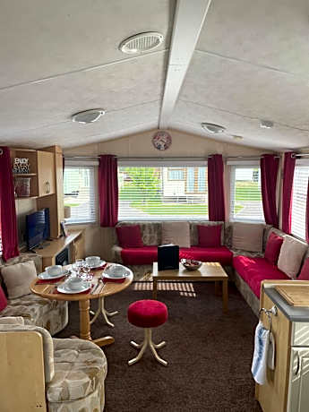 Calypso Hot Tub Breaks Tattershall Lakes Pet Friendly