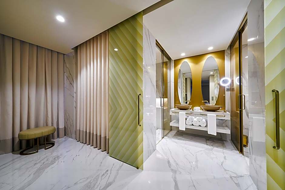 Savoy Palace - The Leading Hotels of the World - Savoy Signature