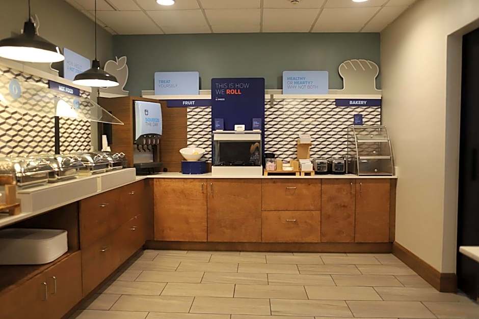 Holiday Inn Express & Suites Charlottesville - Ruckersville By IHG