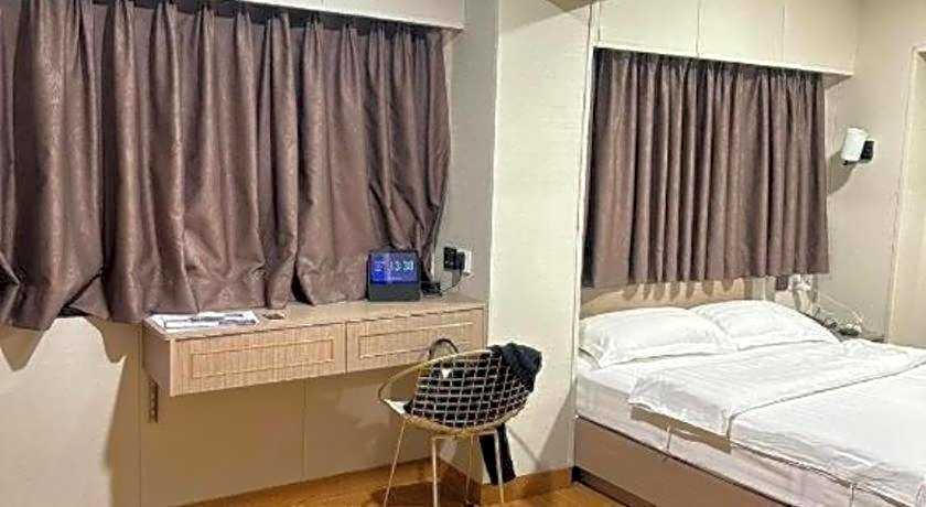 Holiday Hotel