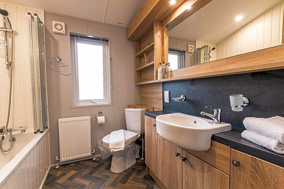 The Haven Lodge with Hot Tub