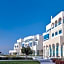 Hilton Salwa Beach Resort & Villas