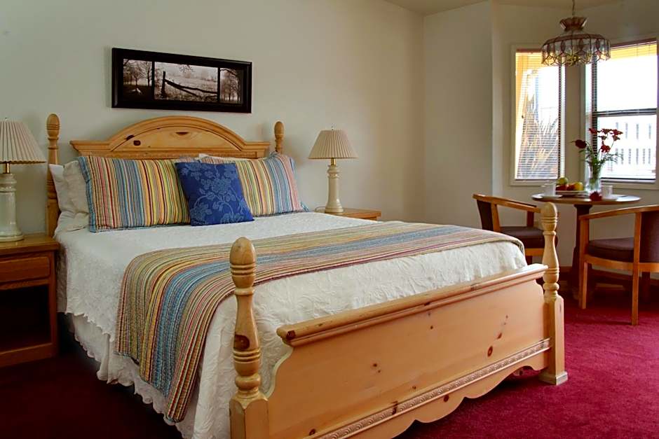 Redwood Suites