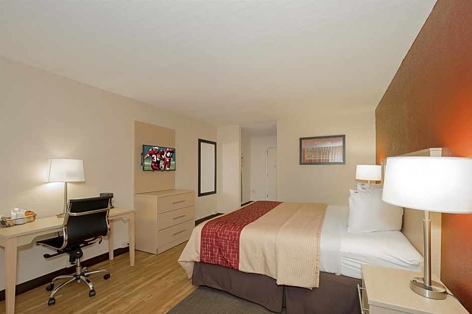 Days Inn by Wyndham Neptune Beach
