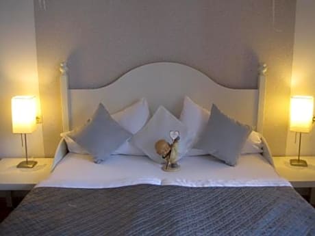 1 Double Bed