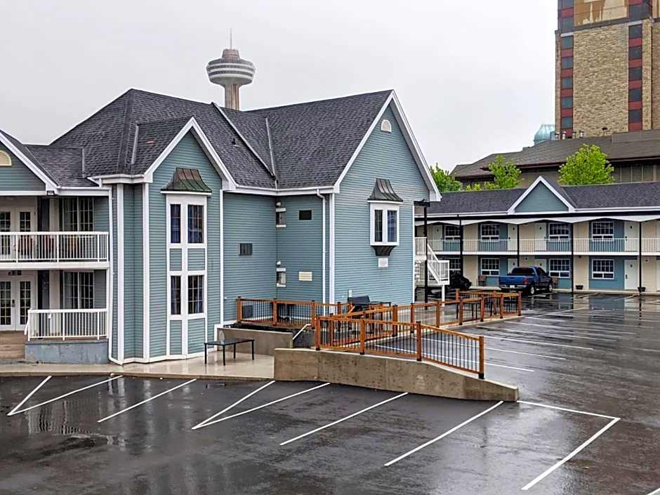 Falls Lodge & Suites