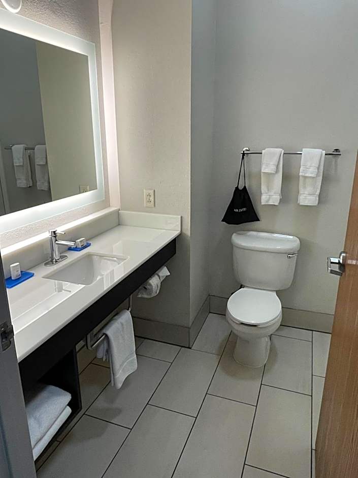 Holiday Inn Express Hotel & Suites Las Vegas By IHG
