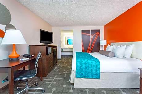 King Room with Mobility Access - Smoking