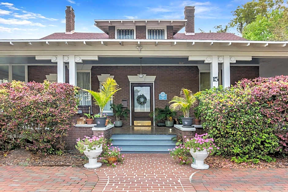 Sweetwater Branch Inn Bed And Breakfast