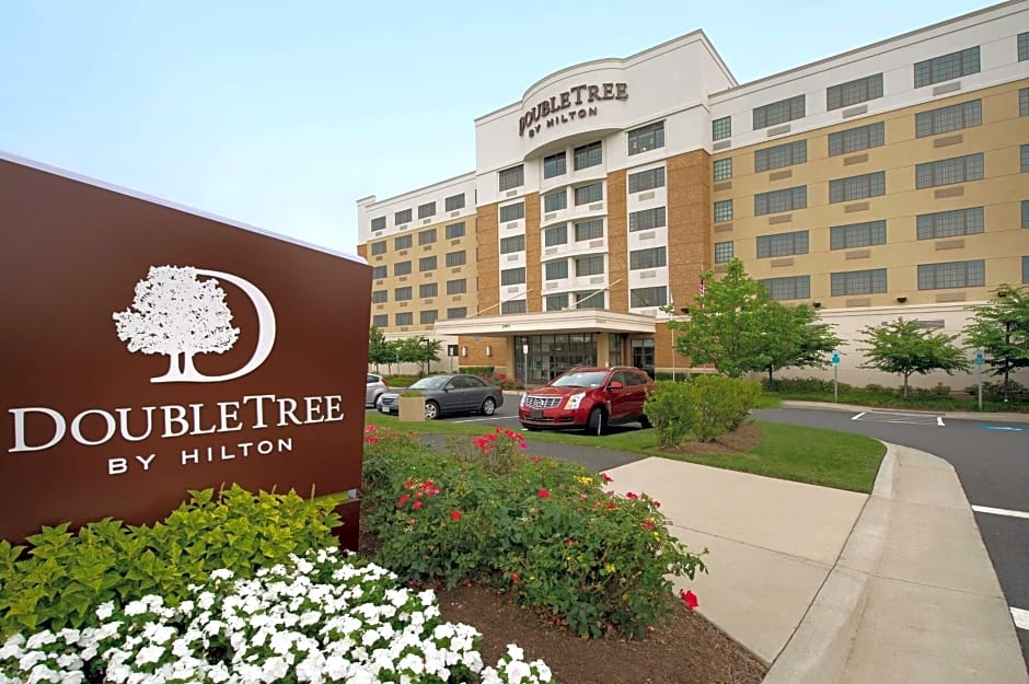 DoubleTree By Hilton Hotel Dulles Airport-Sterling