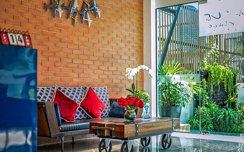 Phuket Airport Place