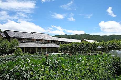 Tsutaya Tokinoyado Kazari