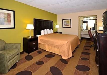 1 King Bed, Smoking