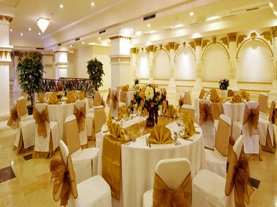 Amos Cozy Hotel Melawai