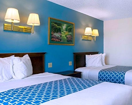 2 Double Beds Accessible