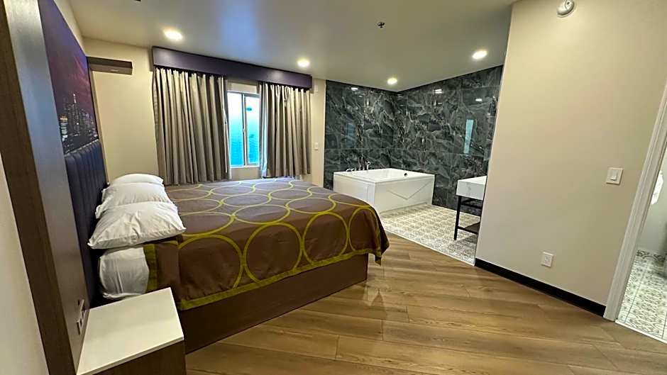 Costa Mesa Inn - Newport Beach Area