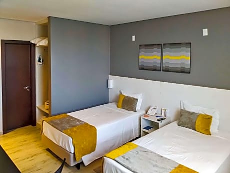 2 Single Beds, Nonsmoking, Upgrade