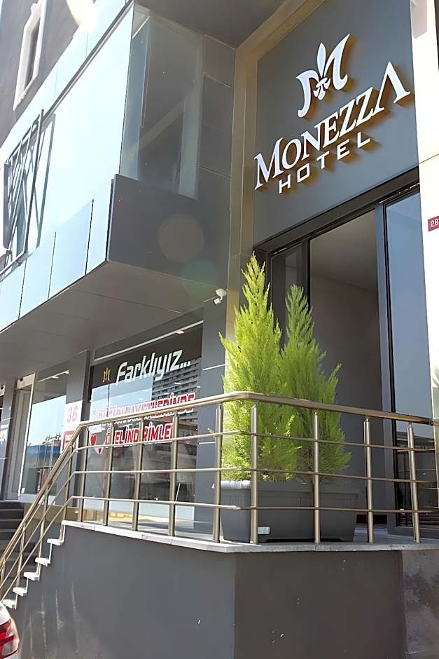 Monezza Hotel