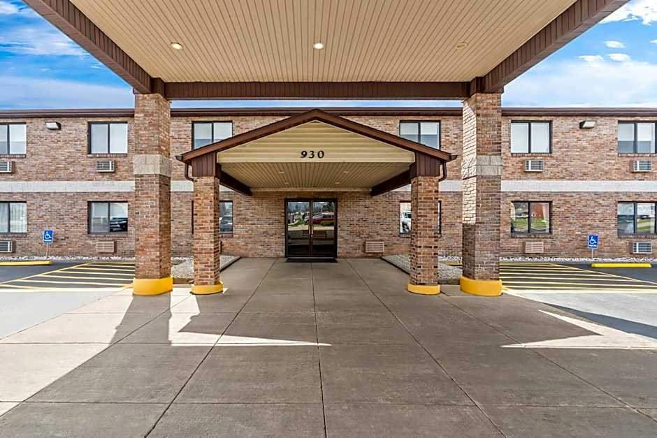 Super 8 by Wyndham Farmington