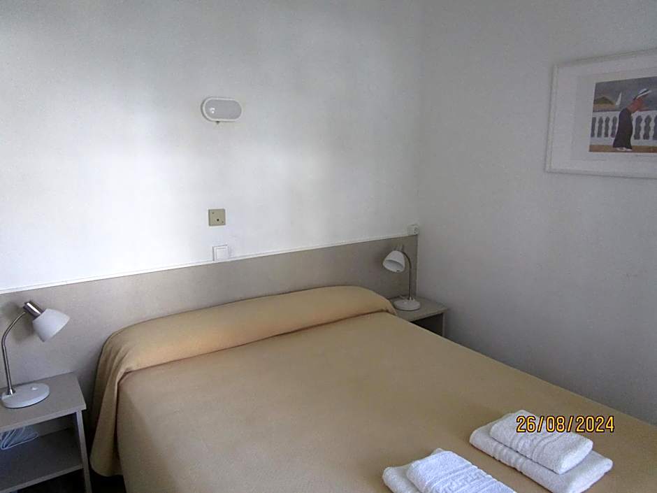 Hotel Apartaments Gesòria Porta Ferrada