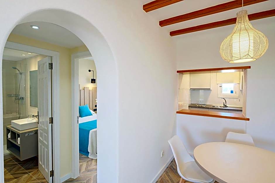 azuLine Apartamentos Can Sanso