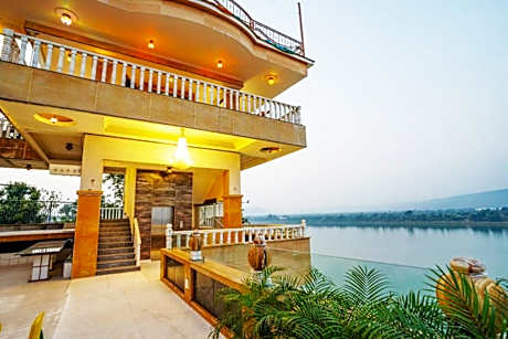 TreeHouse Narmade A Riverfront Resort & Spa Narmadapuram