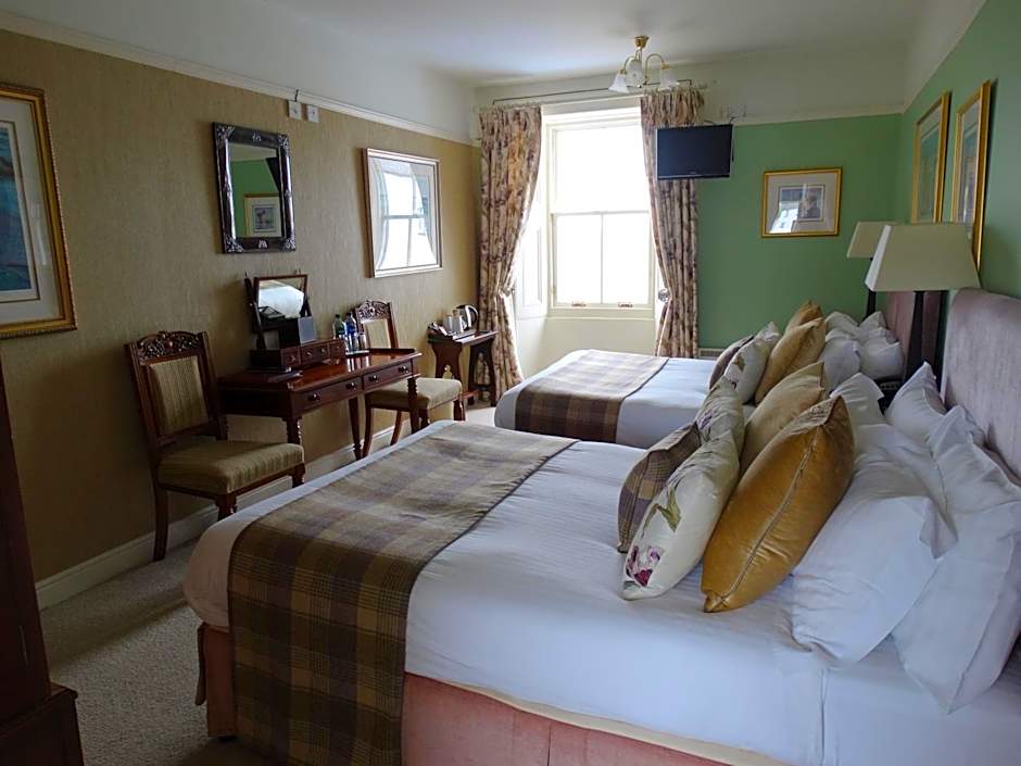 Port Charlotte Hotel