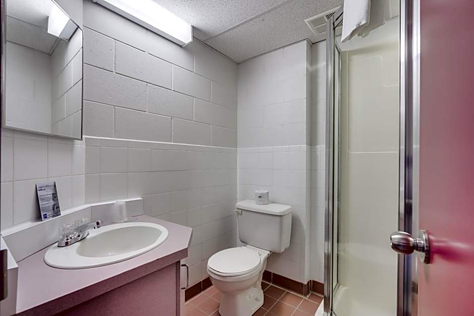 Residence & Conference Centre - Welland