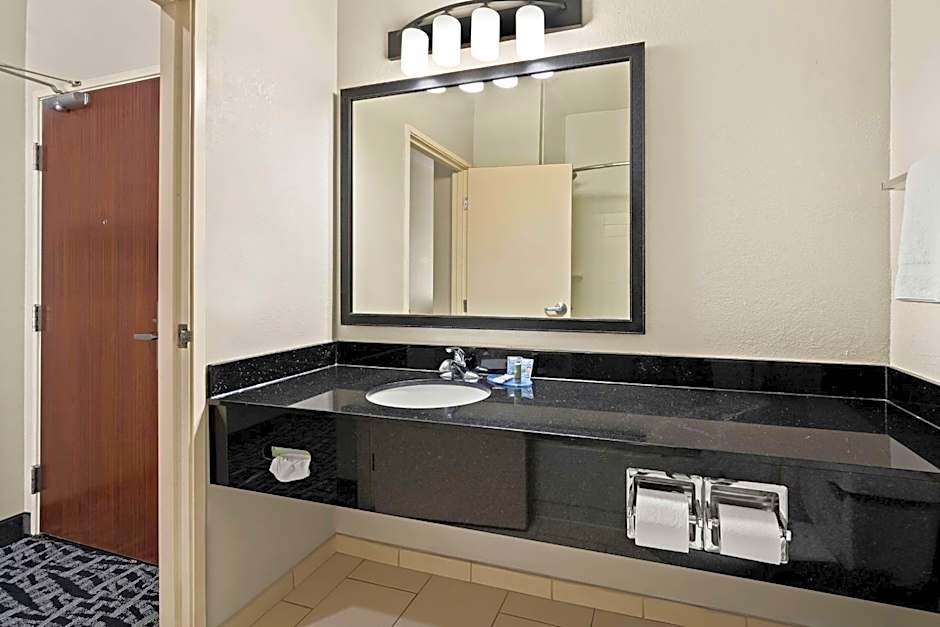 SureStay by Best Western Bryan College Station