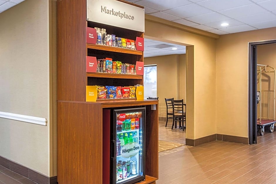 Comfort Suites Wilmington near Downtown