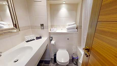 Hazel Lake View Room