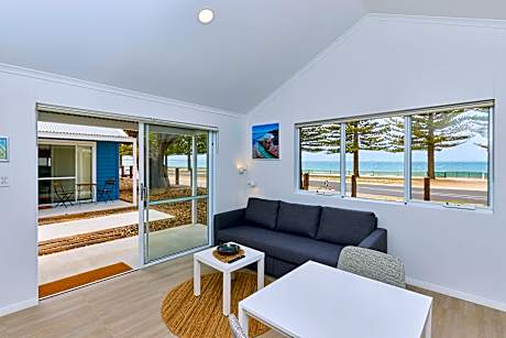 One Bedroom Bay Studio