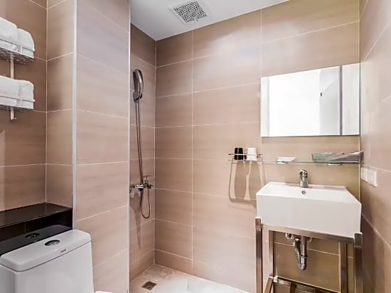 Rich & Free Hotel - Zhongshan