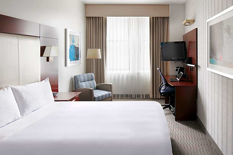 Club Quarters Hotel, Wacker at Michigan