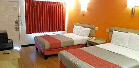 Double Room with Two Double Beds - Smoking