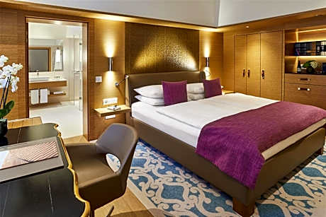 Grand Deluxe Room King