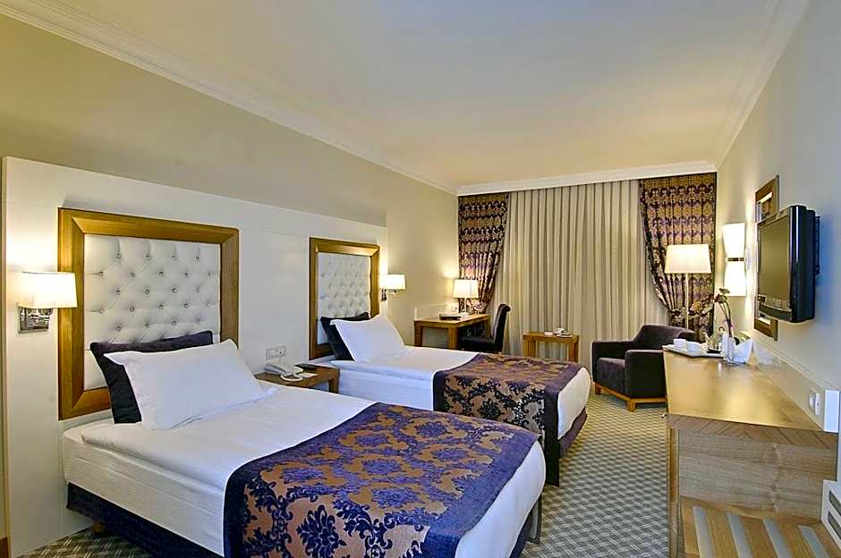 Tugcu Hotel Select