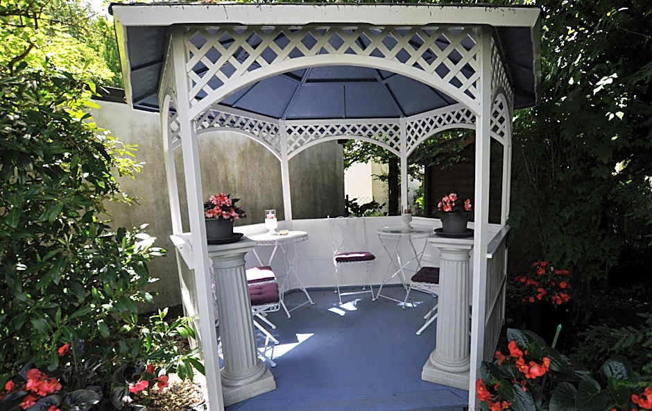 Villa Waldperlach by Blattl