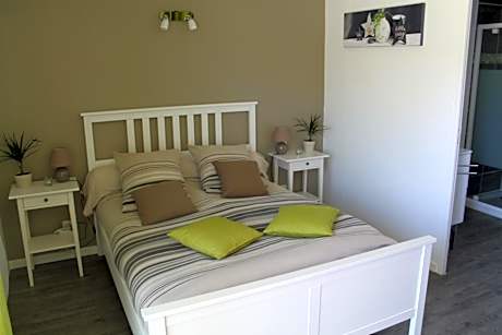 Triple Room with Private Bathroom