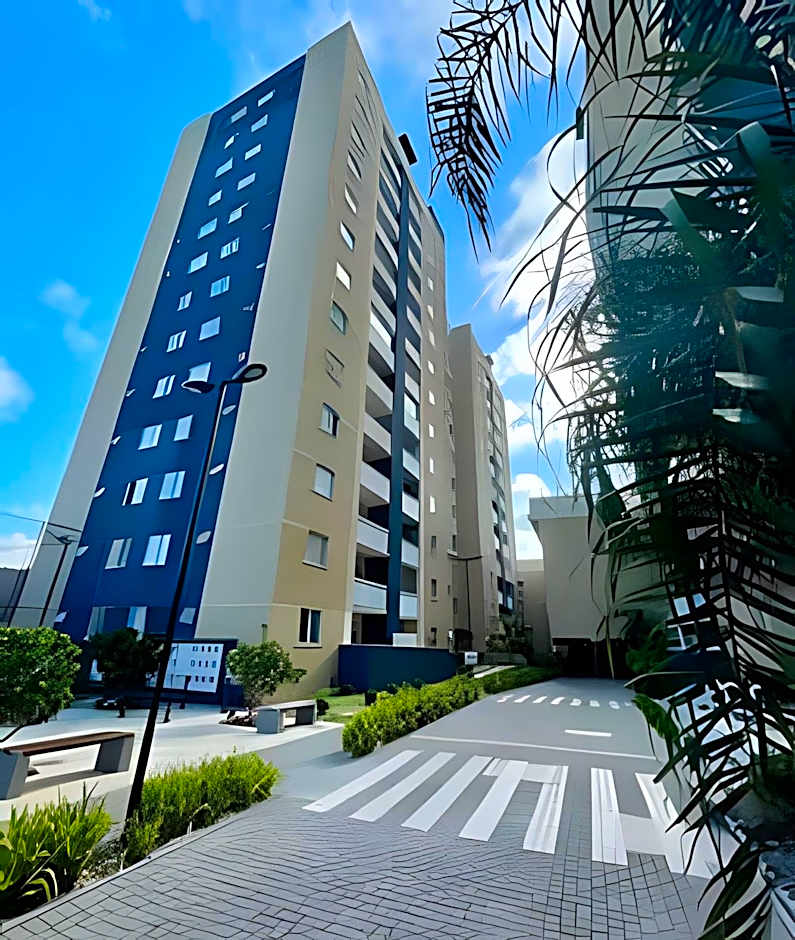 Apto 6º andar, 200m praia, 15min Beto Carrero, 2 quartos, sacada com churrasqueira