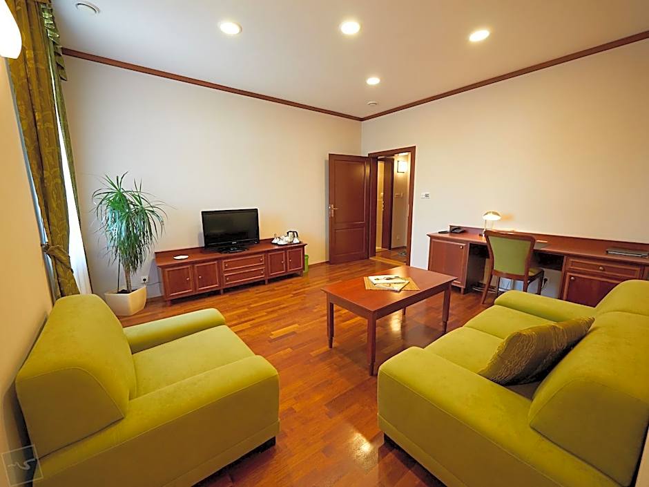 Hradná stráž Hotel&Apartments s privátnym wellness