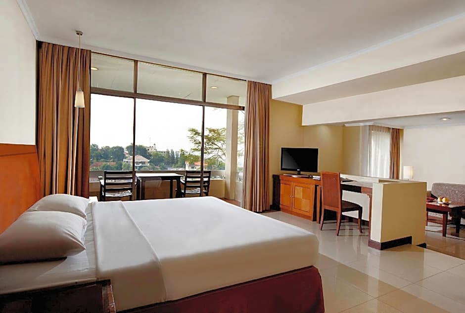 Patra Semarang Hotel & Convention