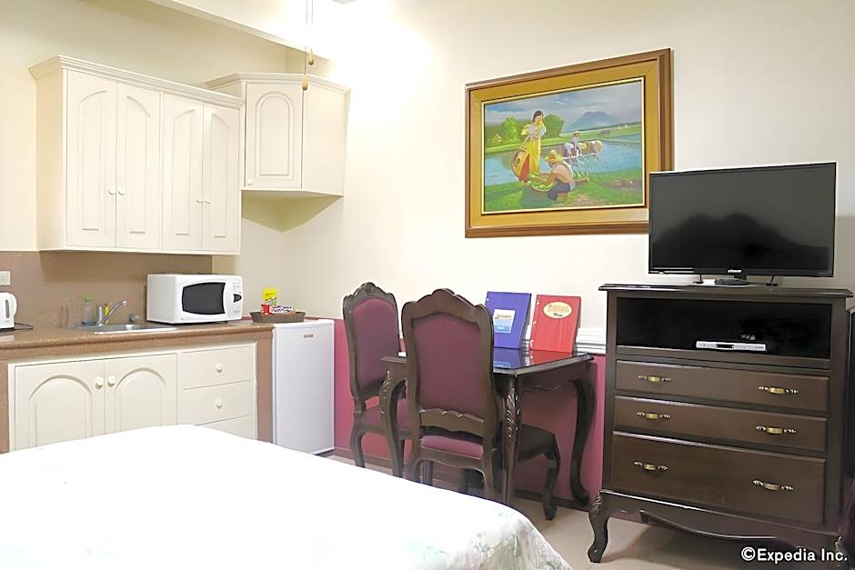 Kokomos Suites Hotel