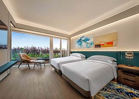 2 Twin Beds with Balcony