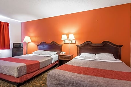 Deluxe Queen Room with Two Queen Beds - Non-Smoking